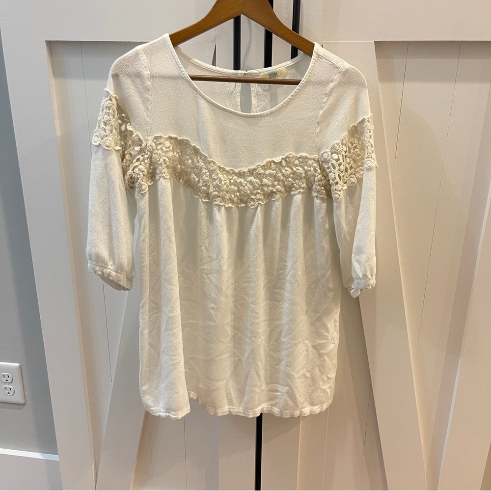 Kori America Elegant Cream Lace Women's Top size M